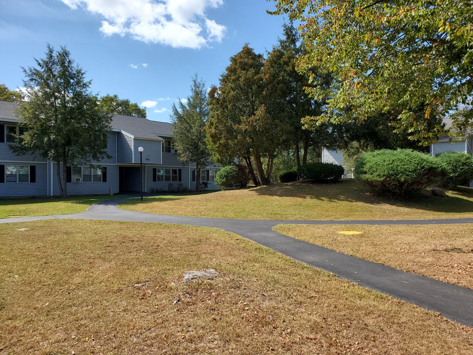 Building Exterior & Walkways